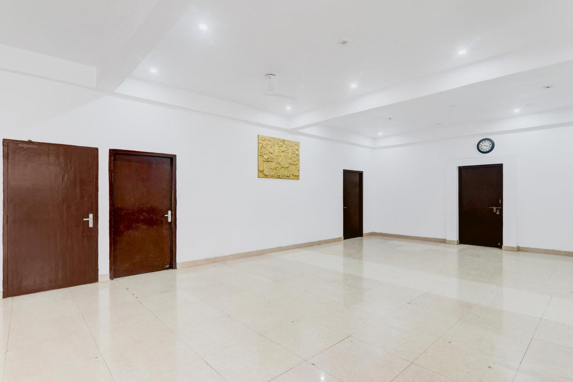 Super Hotel O Insaf Nagar Munshipuliya Formerly Vibrant Chinhat Exterior foto